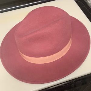 Saks fifth avenue salmon hat